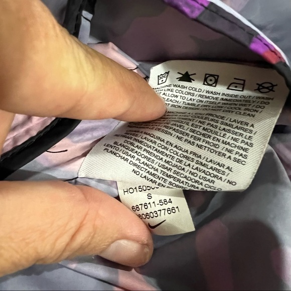 Nike T/F Camo Windrunner Purple Camo Lightweight Women's Jacket Small - Picture 9 of 13